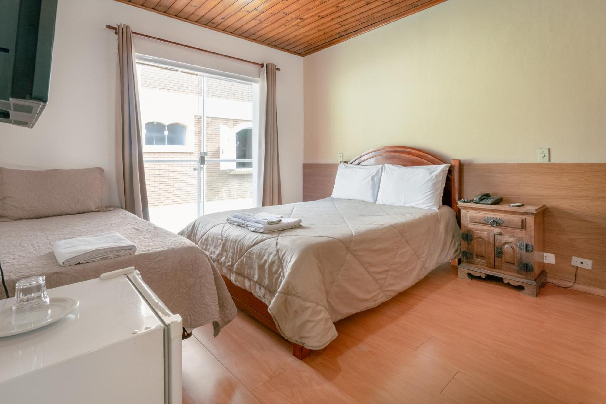 Hotel Geneve - 2Km Do Capivari Campos do Jordao Ngoại thất bức ảnh