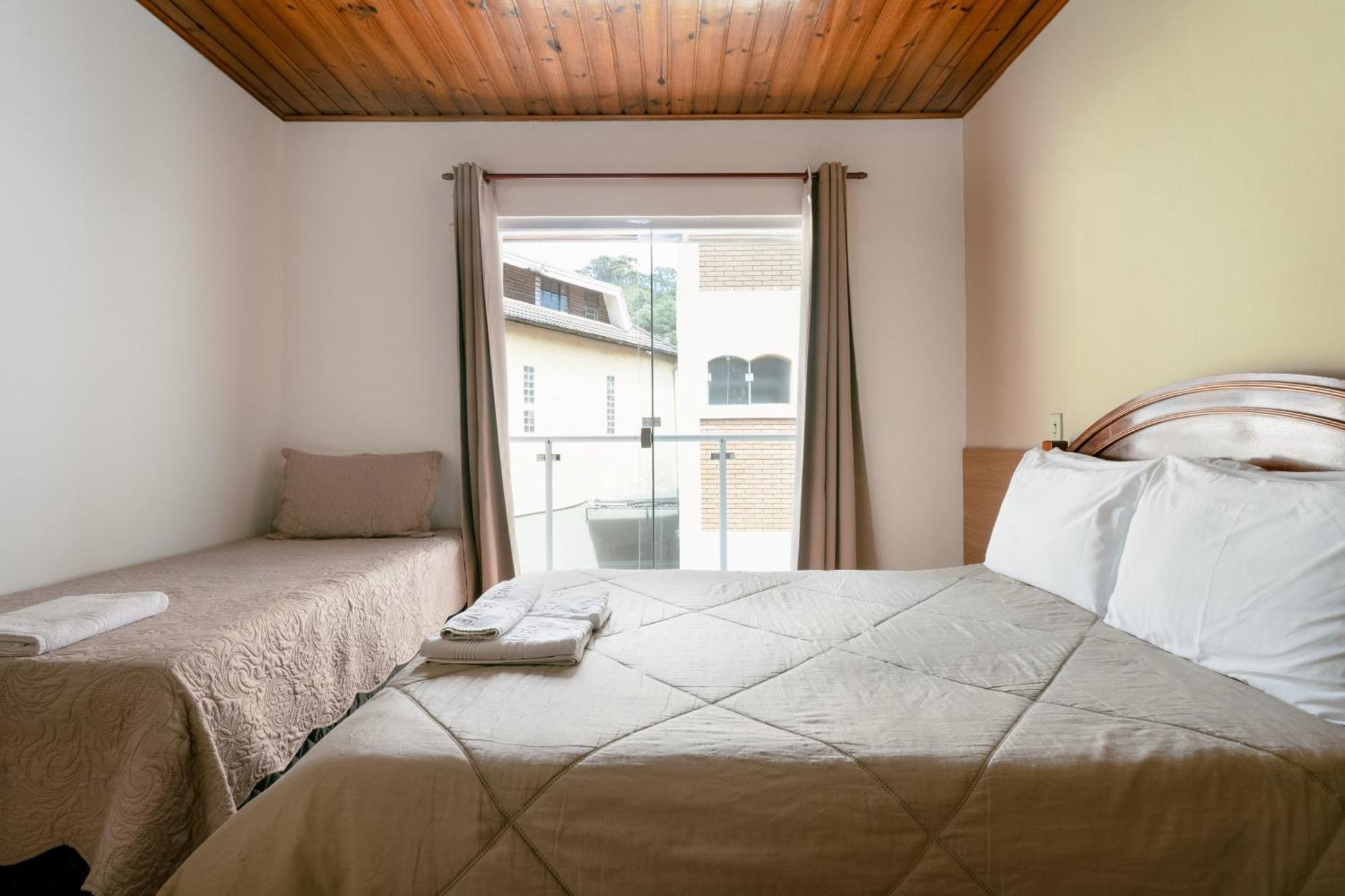 Hotel Geneve - 2Km Do Capivari Campos do Jordao Phòng bức ảnh