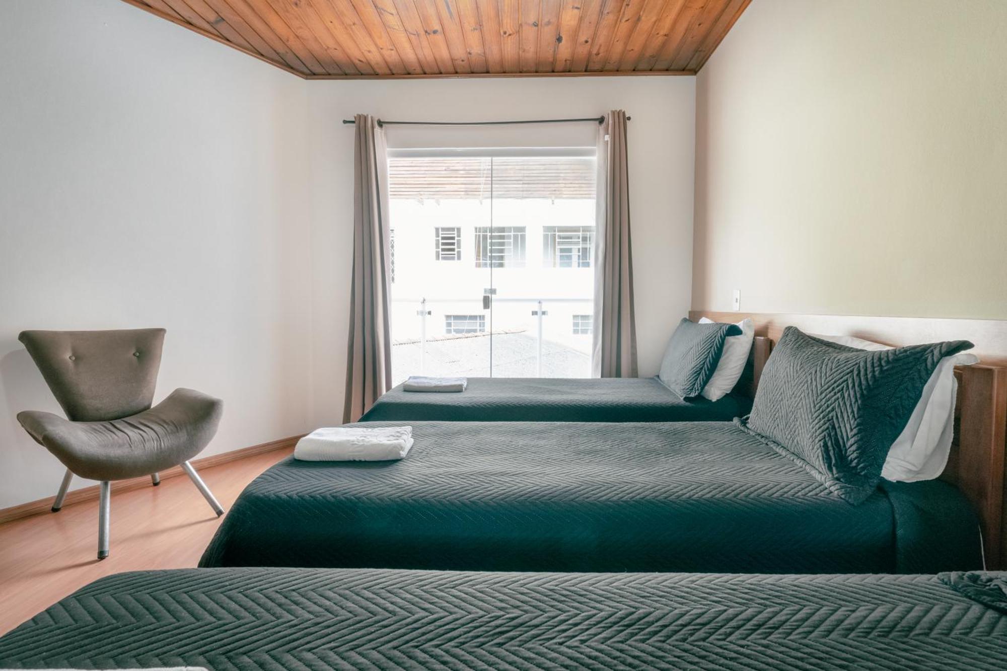 Hotel Geneve - 2Km Do Capivari Campos do Jordao Phòng bức ảnh