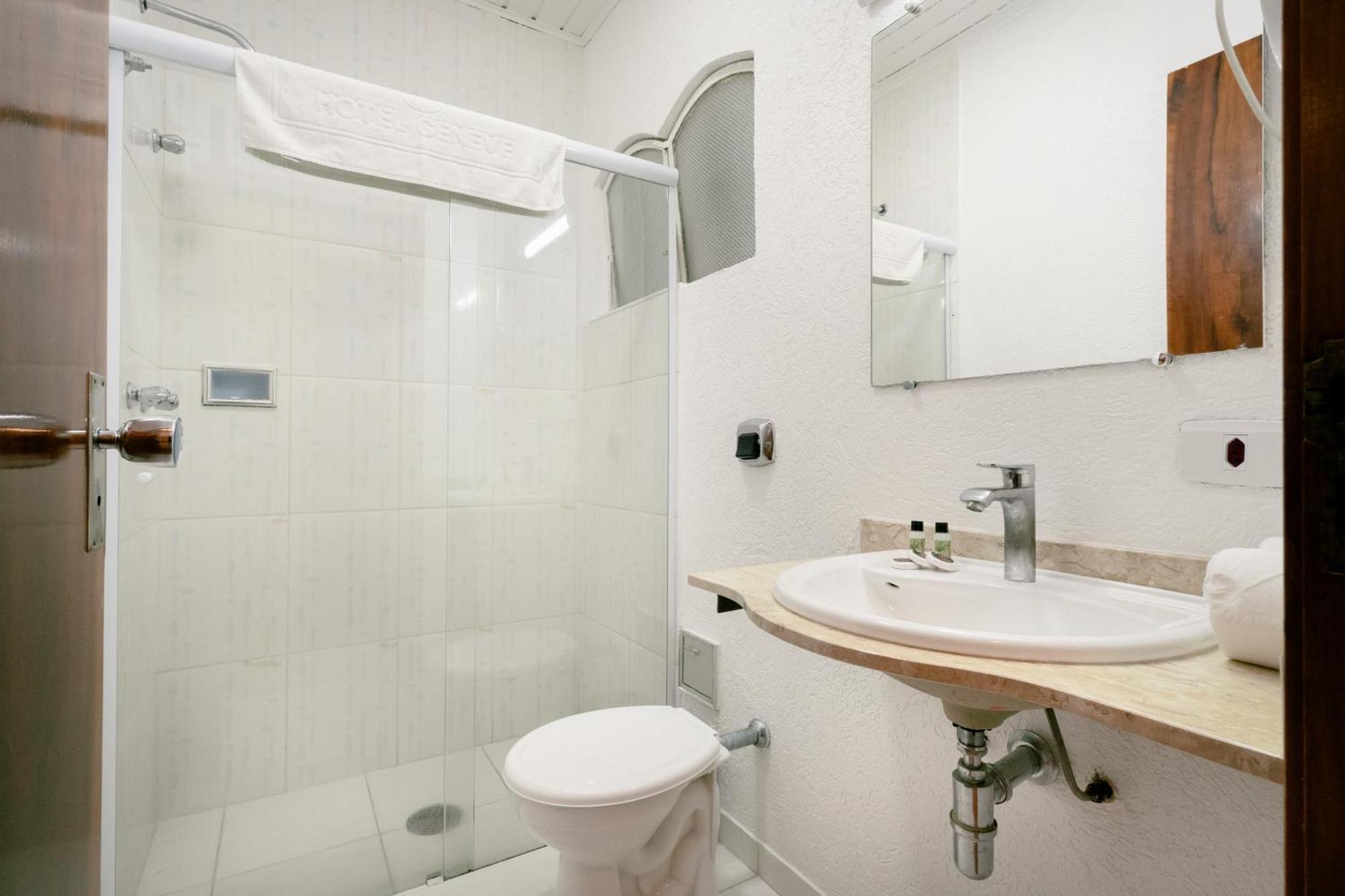 Hotel Geneve - 2Km Do Capivari Campos do Jordao Phòng bức ảnh