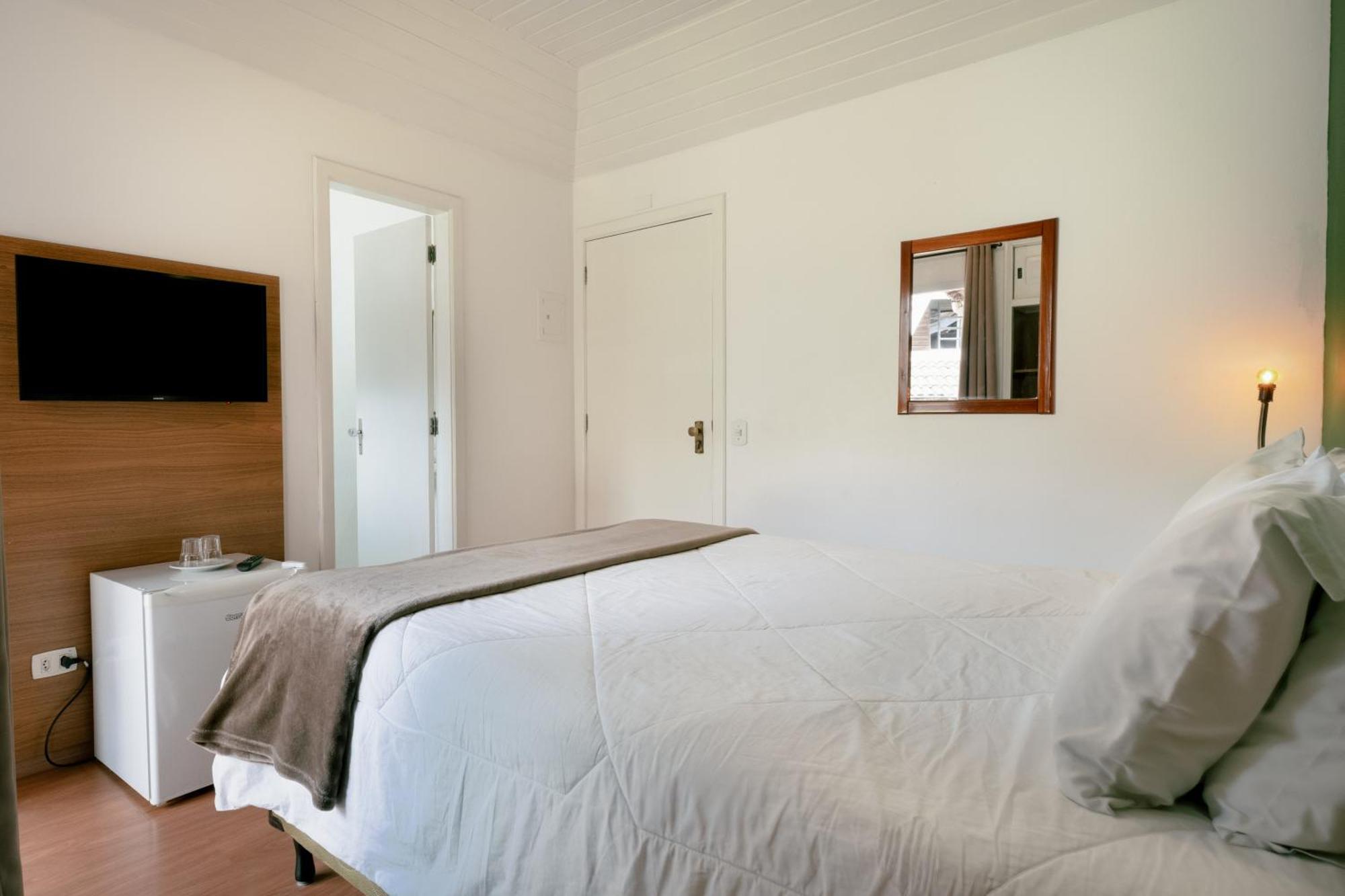 Hotel Geneve - 2Km Do Capivari Campos do Jordao Phòng bức ảnh