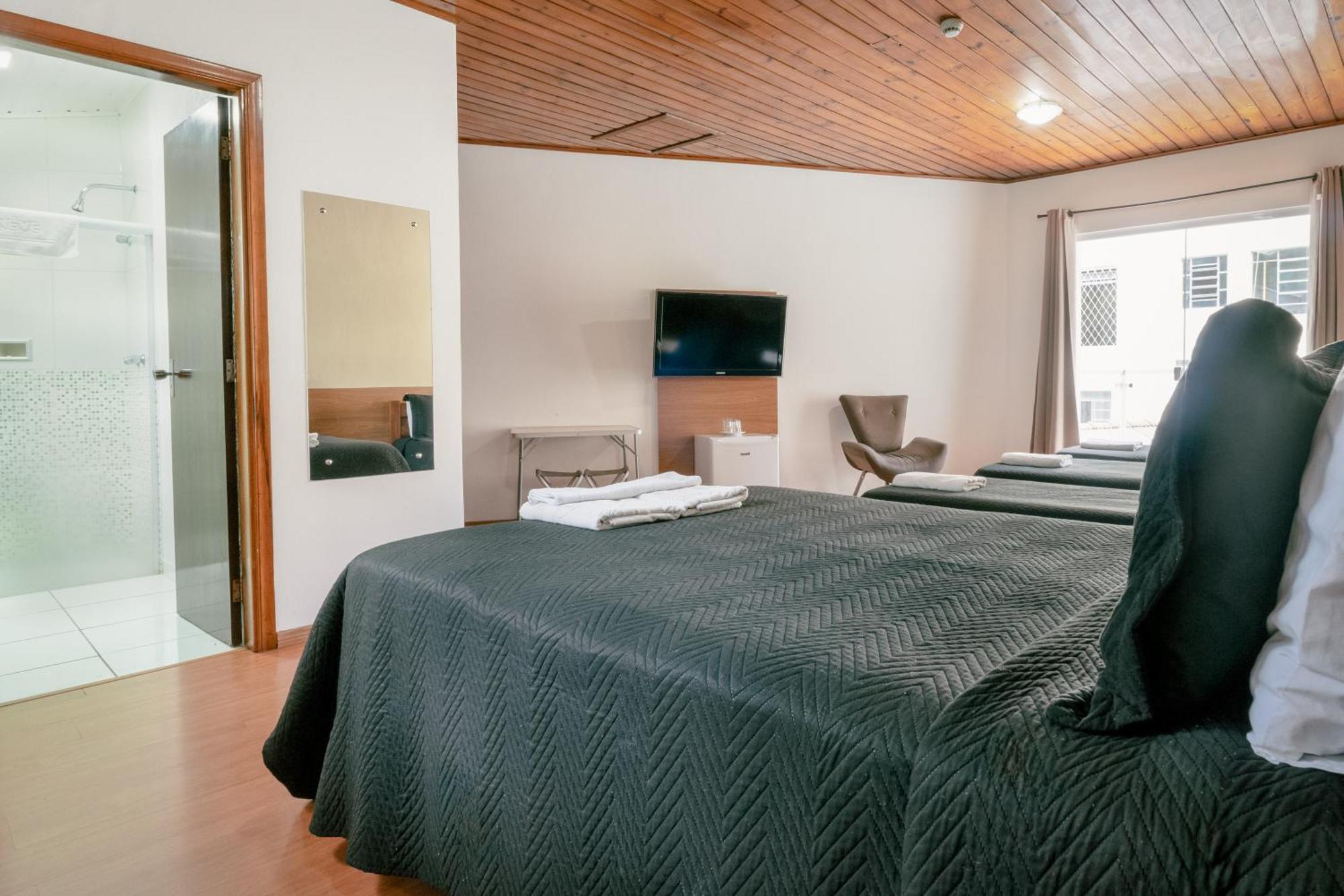 Hotel Geneve - 2Km Do Capivari Campos do Jordao Ngoại thất bức ảnh