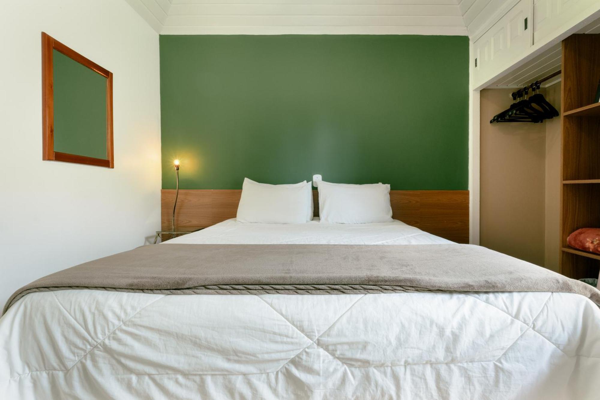 Hotel Geneve - 2Km Do Capivari Campos do Jordao Phòng bức ảnh