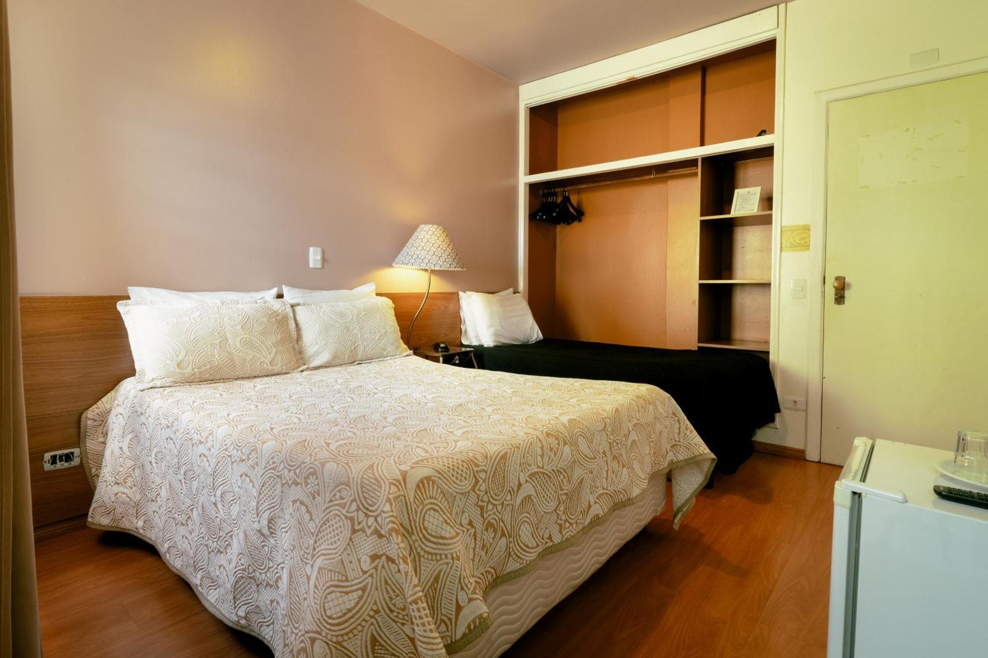 Hotel Geneve - 2Km Do Capivari Campos do Jordao Phòng bức ảnh